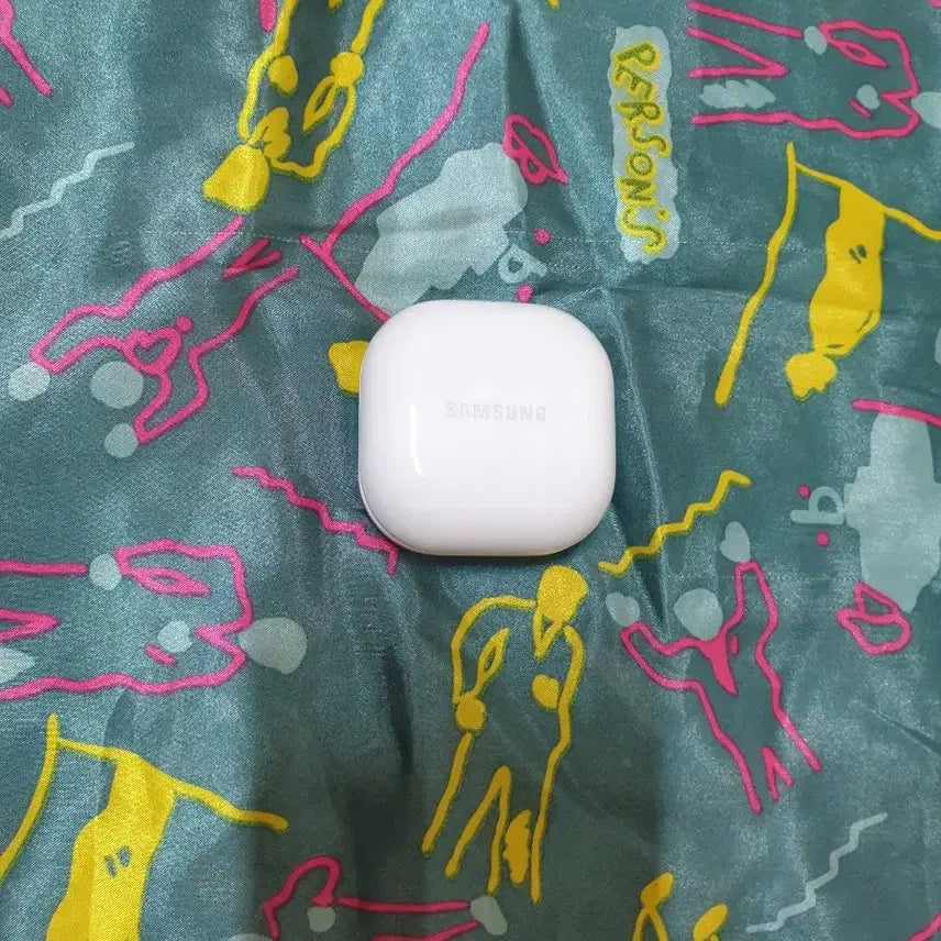 [BUNJANG] Samsung Galaxy Buds 2 Charging Case (Free Shipping) / 버즈2 본체 (택배비포함)