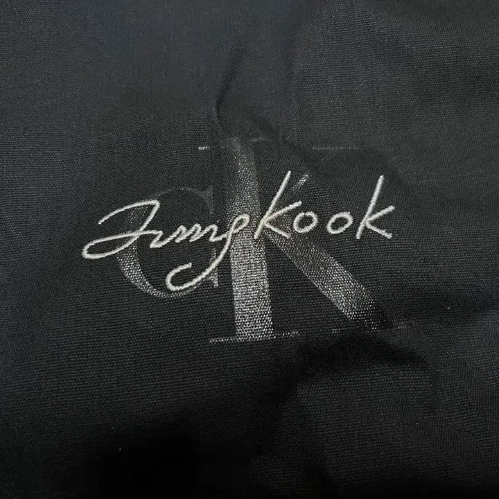 [BUNJANG] Calvin Klein Jungkook Tote Bag / 정국 캘빈클라인 토트백 캘빈클라인