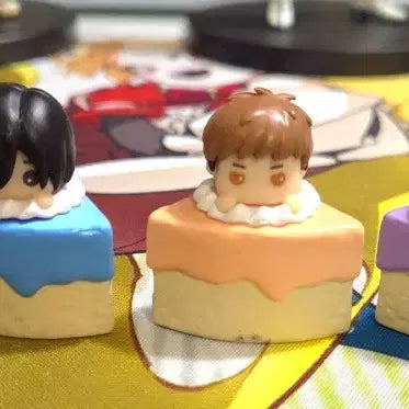 [BUNJANG] Attack on Titan Puchibasu Cake Gacha Bundle Set / 진격의거인 푸치바스 케이크 가챠 일괄