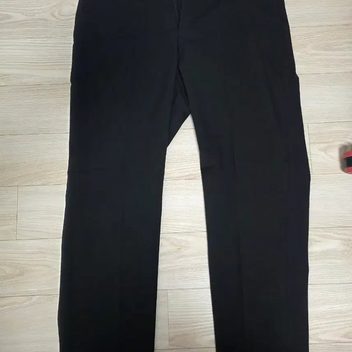 [BUNJANG] Musinsa Relaxed Tapered Hidden Banding Crop Slacks Black / [34] 무탠다드 릴렉스드 테이퍼드 히든 밴딩 크롭 슬랙스 [블랙]