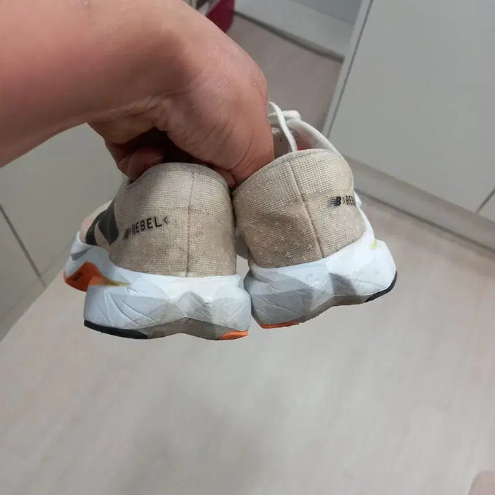 [BUNJANG] New Balance FuelCell Rebel 4 Sneakers (225) / 뉴발란스 퓨어셀 레벨4 225