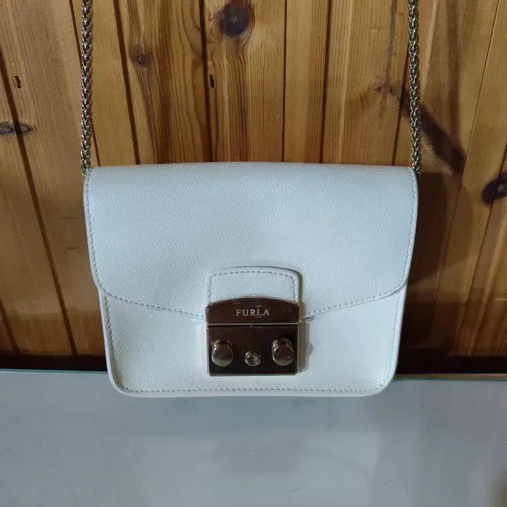 [BUNJANG] FURLA Metropolis Mini Leather Crossbody Bag / 훌라 메트로폴리스 미니 가죽 크로스백