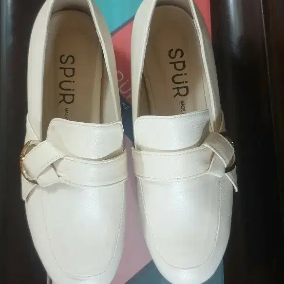 [BUNJANG] SPUR Leather Loafers Buckle Cream Ivory (230) / [새신발]스퍼(SPUR) 버클 레더 로퍼 크림 아이보리(230)