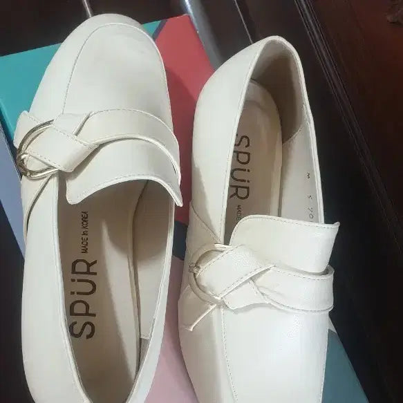 [BUNJANG] SPUR Leather Loafers Buckle Cream Ivory (230) / [새신발]스퍼(SPUR) 버클 레더 로퍼 크림 아이보리(230)