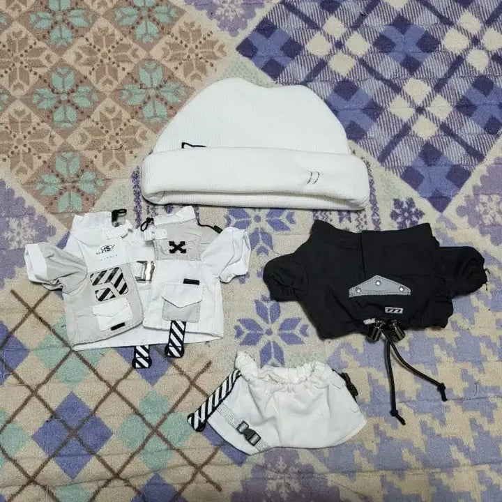 [BUNJANG] WOOBL Techwear White 20cm Doll Clothes / 우블 테크웨어화이트 20cm솜인형옷
