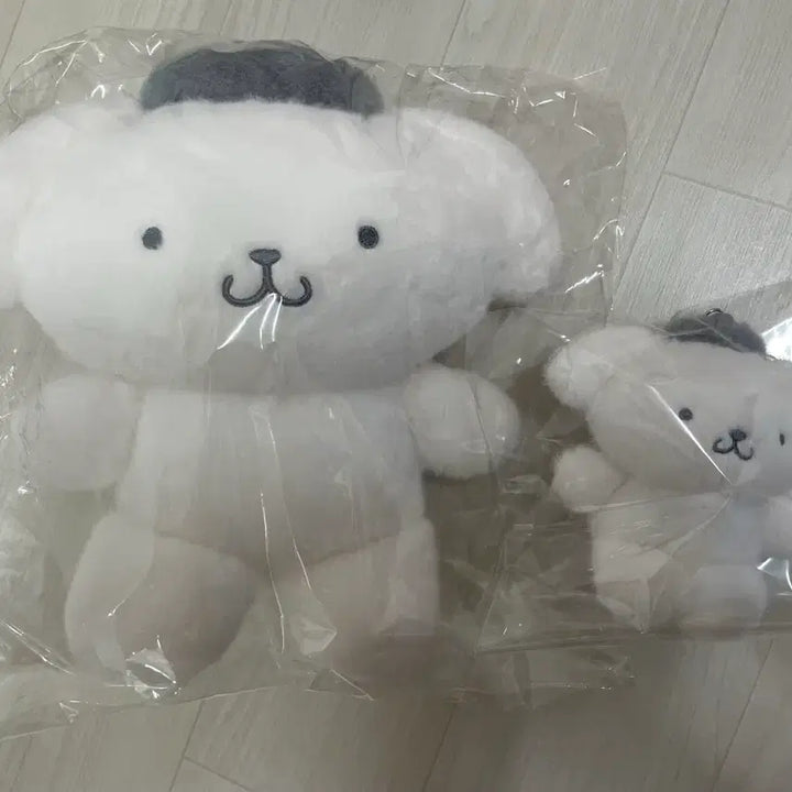 [BUNJANG] Sanrio Monotone Pompompurin 25cm Plush &amp; 13cm Keyring Doll Set / (세트) 산리오 모노톤 그레이 흑백 폼폼푸린 25cm 13cm 키링 인형