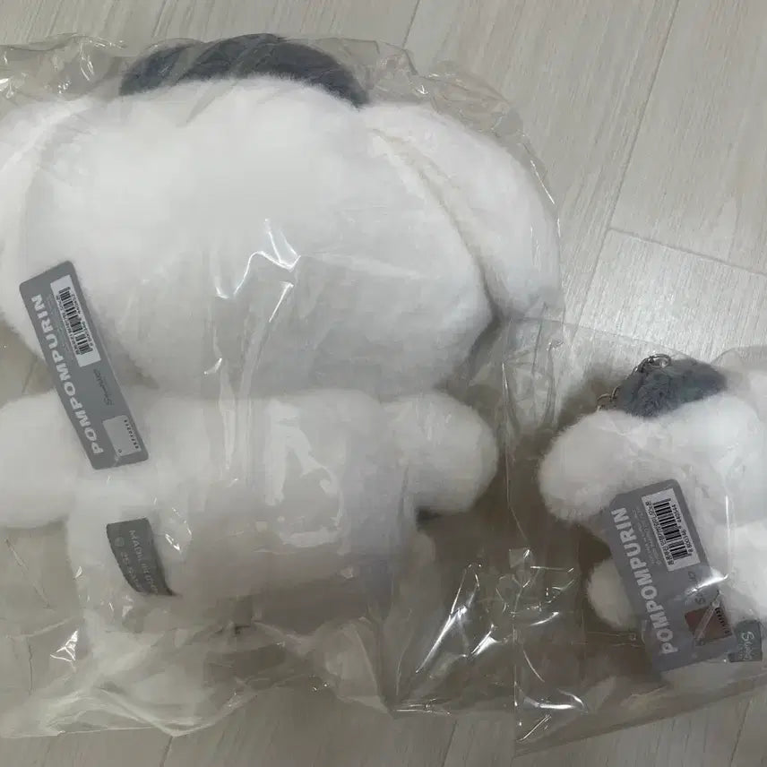 [BUNJANG] Sanrio Monotone Pompompurin 25cm Plush &amp; 13cm Keyring Doll Set / (세트) 산리오 모노톤 그레이 흑백 폼폼푸린 25cm 13cm 키링 인형