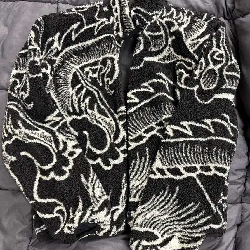 [SOLD OUT] 스투시 드래곤 쉐르파 블랙 M