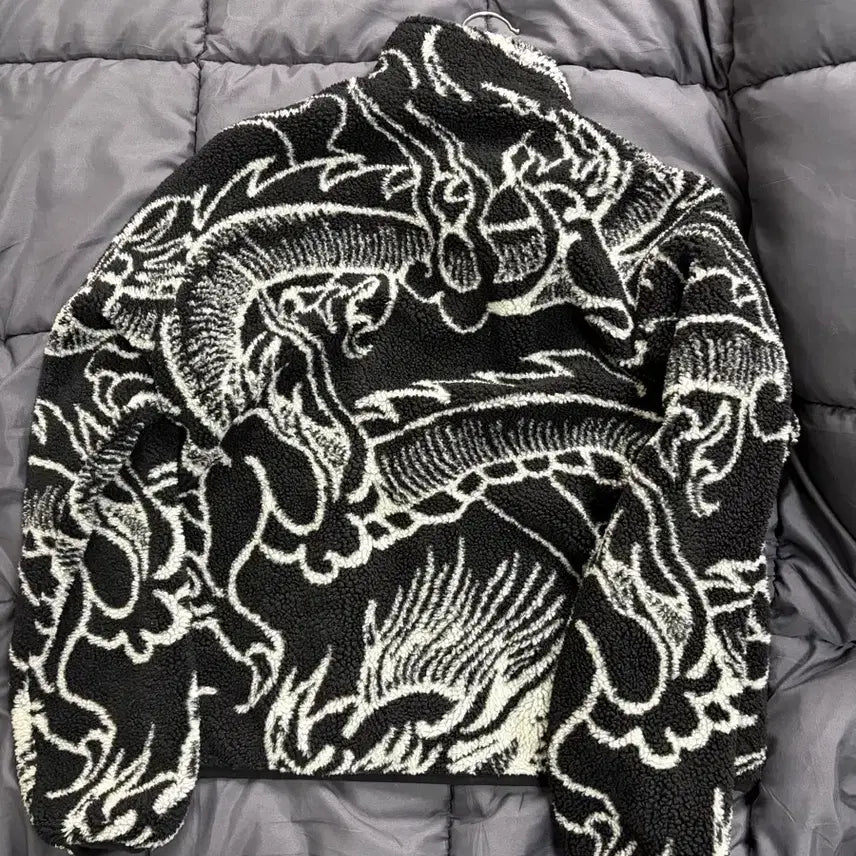 [SOLD OUT] 스투시 드래곤 쉐르파 블랙 M