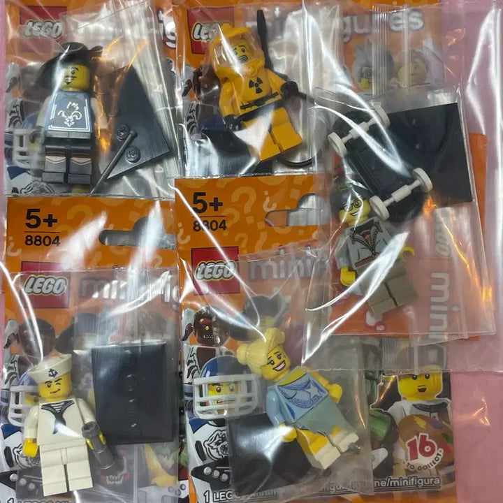 [BUNJANG] LEGO Minifigures Series 4 (8804) Bundle - Skater, Toxic Waste, Sailor, Musketeer / 레고 미니피규어 시리즈 4 8804 일괄 처리반 선원 머스킷 스케이트