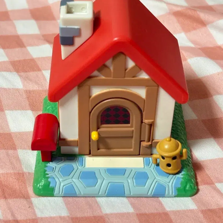 [BUNJANG] Animal Crossing: Make a Forest - Red Roof House Figure / 고전 동물의숲 숲을만들자 빨간지붕집 피규어