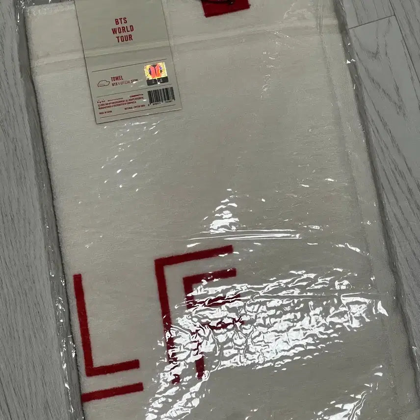 [BUNJANG] BTS Love Yourself World Tour Goods Towel (Sealed) / (미개봉) BTS 방탄 러브유어셀프 월드 투어 굿즈 타월 타올 towel