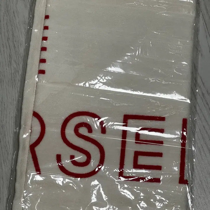 [BUNJANG] BTS Love Yourself World Tour Goods Towel (Sealed) / (미개봉) BTS 방탄 러브유어셀프 월드 투어 굿즈 타월 타올 towel