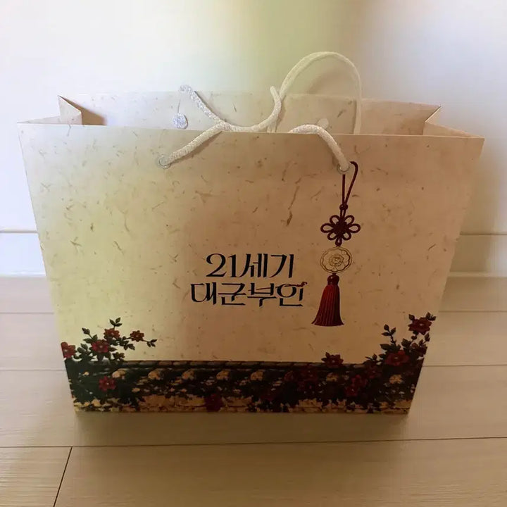 [BUNJANG] 21st Century Empress Pop-Up Exclusive Merchandise Set with Shopping Bag / 21세기대군부인 팝업 굿즈 7종+팝업 한정 쇼핑백