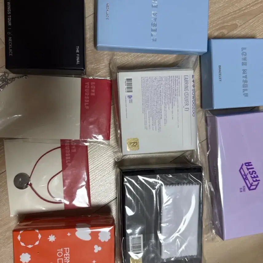 [BUNJANG] BTS Necklace, Bracelet, Earrings Bundle Set / BTS 방탄소년단 굿즈 목걸이 팔찌 귀걸이 등