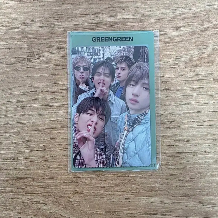 [BUNJANG] Cortis Green Green Weverse Japan Lucky Draw Group Photocard Holder (Sealed) / 코르티스 cortis 그린그린 위버스 재팬 특전 단체 포카 홀더 미개봉