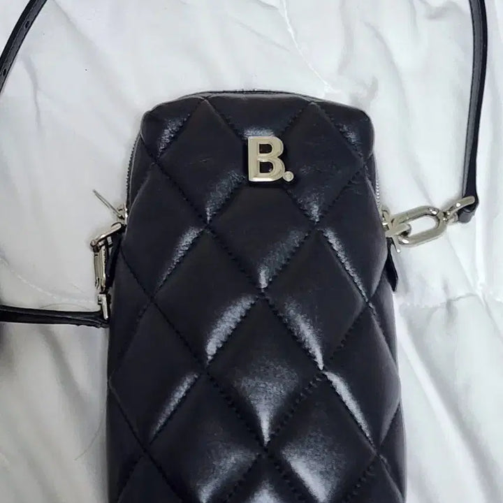 [BUNJANG] Balenciaga Quilted Leather Phone Holder Crossbody Bag Black / 발렌시아가 퀼팅 레더폰 홀더 크로스백 블랙