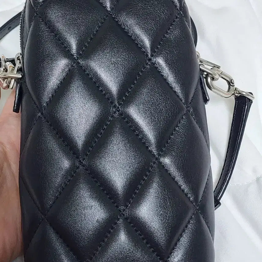 [BUNJANG] Balenciaga Quilted Leather Phone Holder Crossbody Bag Black / 발렌시아가 퀼팅 레더폰 홀더 크로스백 블랙