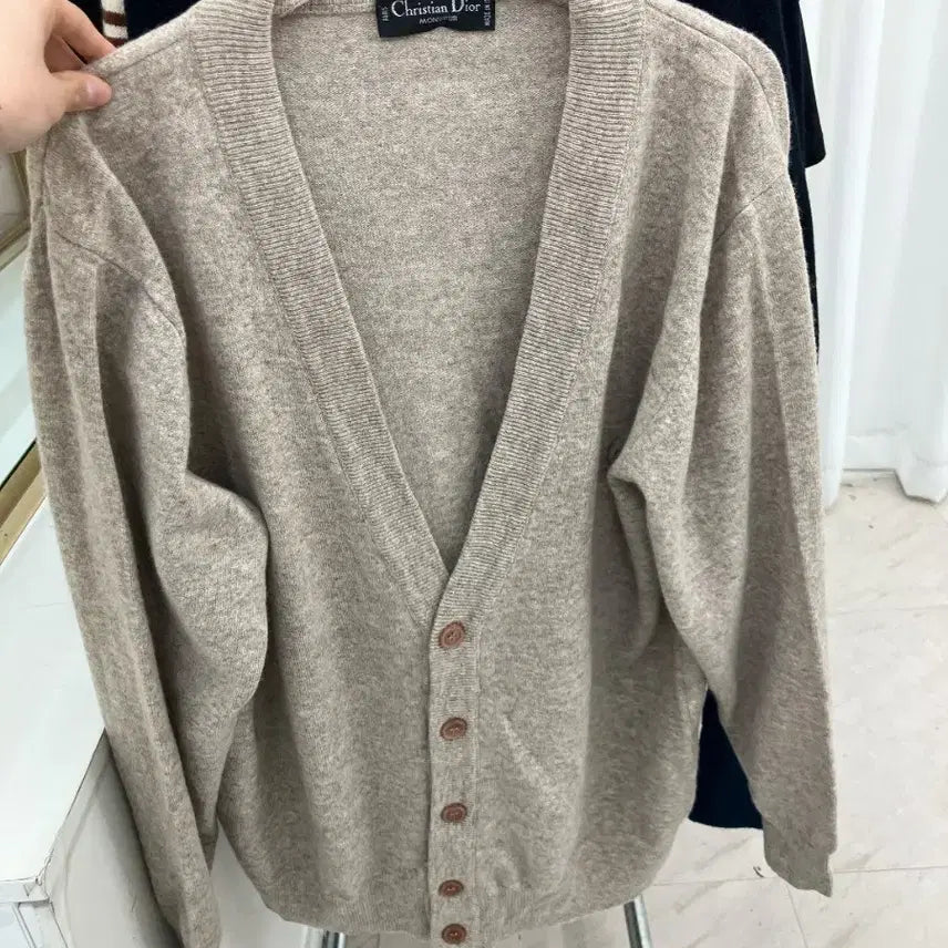 [BUNJANG] Christian Dior Laurel Logo Wool Cardigan Beige / 크리스찬 디올 월계로고 울 가디건 베이지