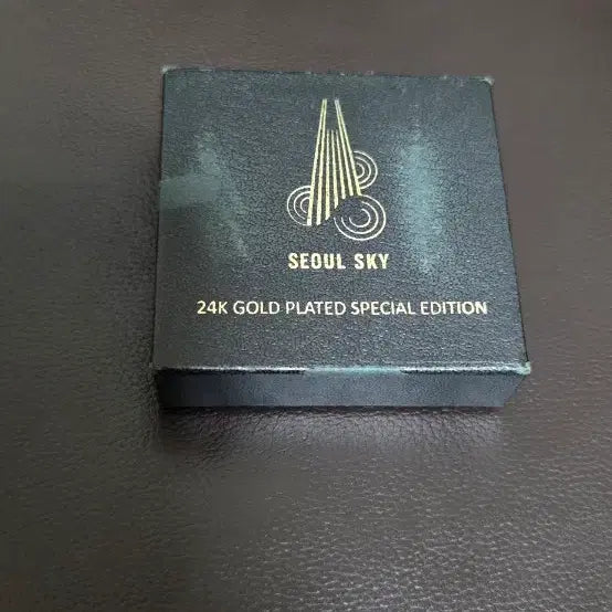 [BUNJANG] Lotte World Tower Gold-Plated Commemorative Coin / 롯데월드타워 기념 금도금 주화