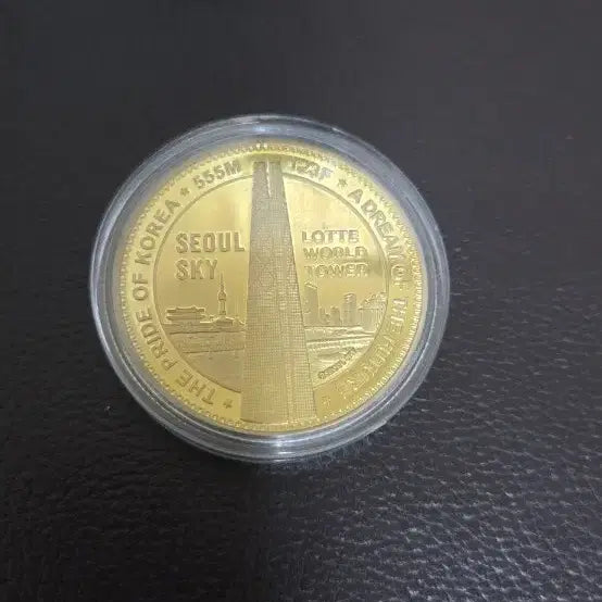 [BUNJANG] Lotte World Tower Gold-Plated Commemorative Coin / 롯데월드타워 기념 금도금 주화