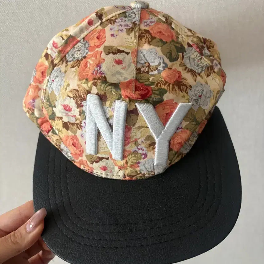 [BUNJANG] Flower Pattern NY New York Embroidery Snapback Hat / [새상품] 플라워패턴 NY 뉴욕 자수 스냅백 모자