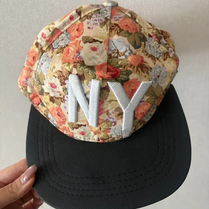 [BUNJANG] Flower Pattern NY New York Embroidery Snapback Hat / [새상품] 플라워패턴 NY 뉴욕 자수 스냅백 모자