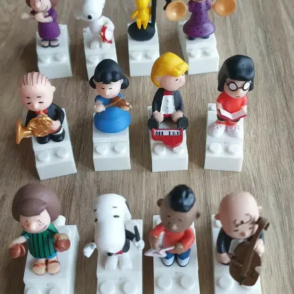 [BUNJANG] Snoopy Peanuts Band Figures 12-Piece Set / 스누피 Peanuts 밴드 피규어 12개 세트