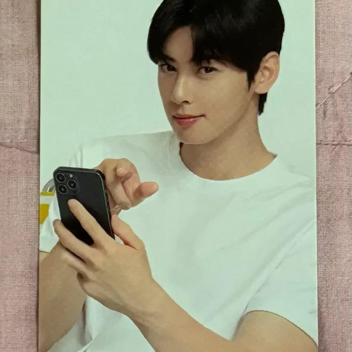 [BUNJANG] ASTRO Cha Eun Woo Yellow Bon Bon Chicken Photocard / 노랑통닭x차은우 포카 판매합니다