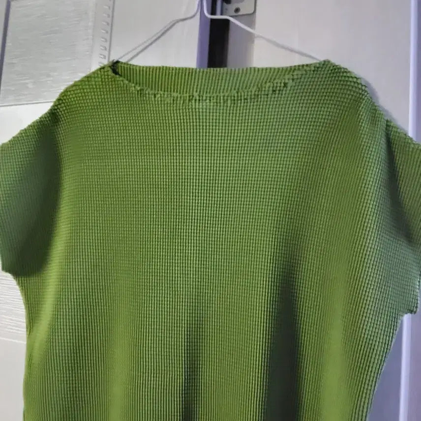 [SOLD OUT] 올리브 그린 플리츠  티셔츠