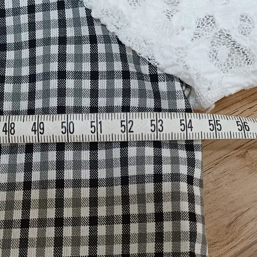 [BUNJANG] Checkered Blouse with Lace Sleeves / 새상품 체크 블라우스