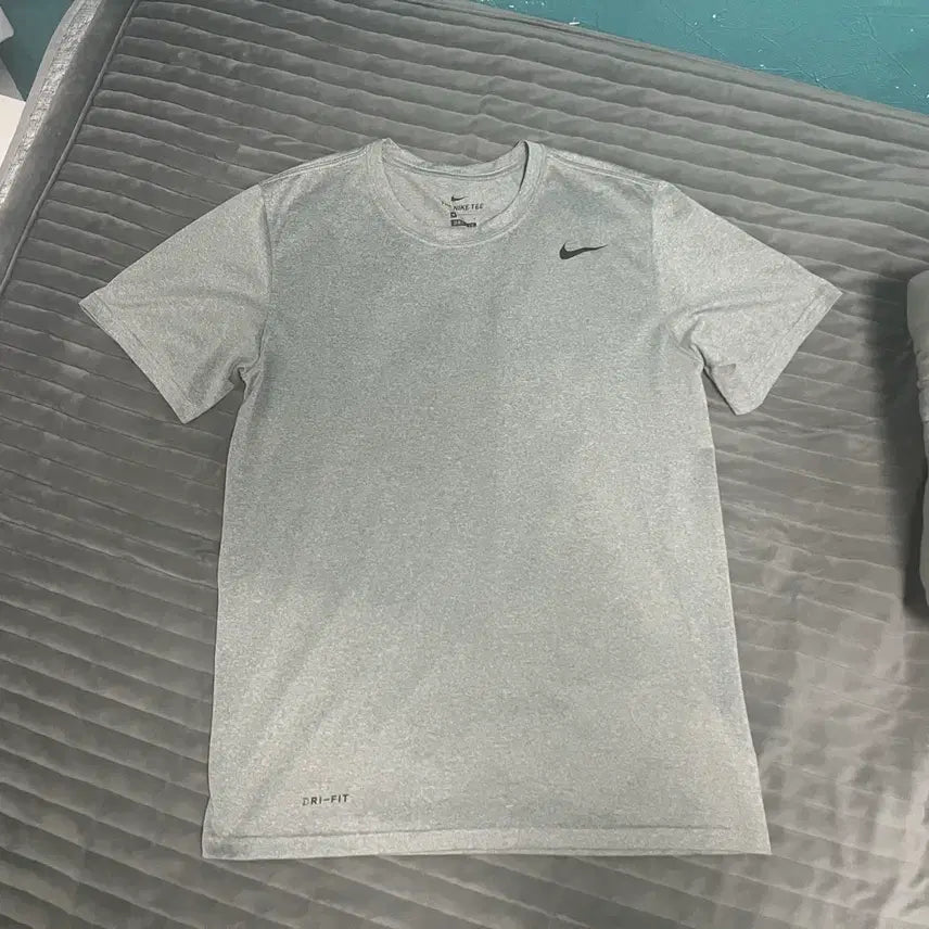 [BUNJANG] Nike Dri-FIT Legend 2.0 Grey T-Shirt (M) / 나이키 드라이핏 레전드2.0 그레이 M