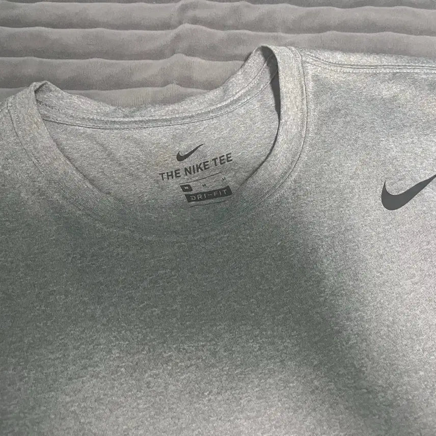 [BUNJANG] Nike Dri-FIT Legend 2.0 Grey T-Shirt (M) / 나이키 드라이핏 레전드2.0 그레이 M
