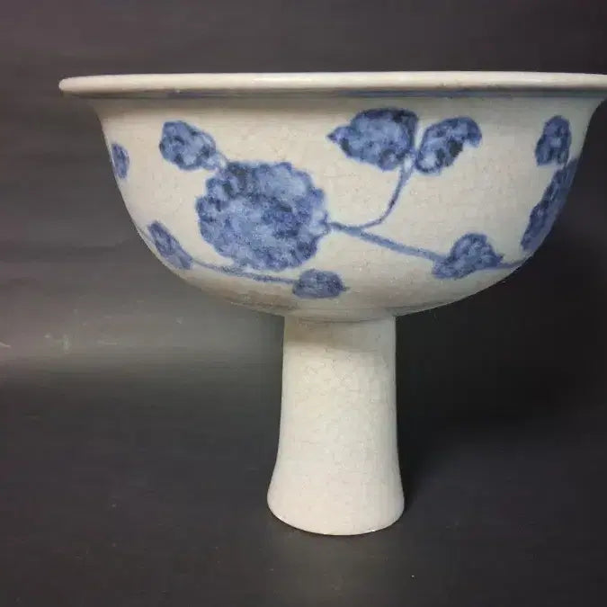 [BUNJANG] Blue-and-White Porcelain High-Footed Cup with Floral Motif / 청화백자 전지화훼문 고족배