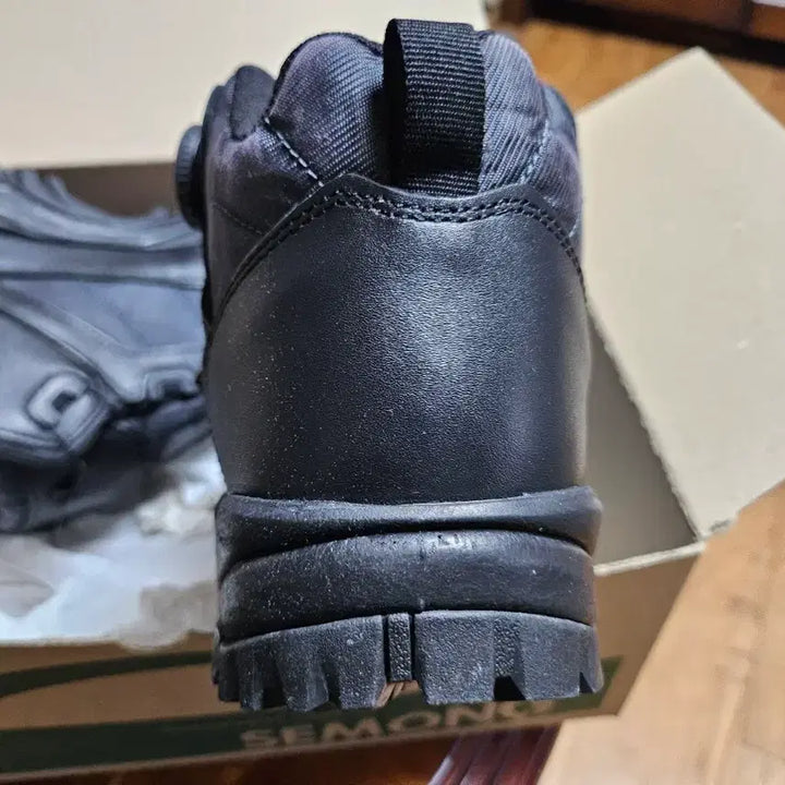 [BUNJANG] Semo Gore-Tex Hiking Boots (265mm) / 고어택스 등산화 기동화 265