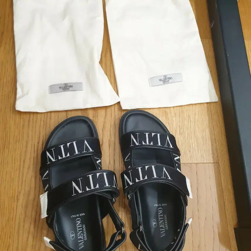 [BUNJANG] Valentino Sandals / 발렌티노 샌들