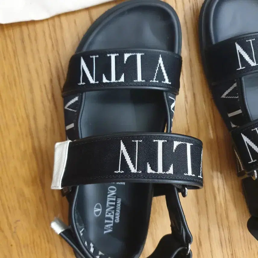 [BUNJANG] Valentino Sandals / 발렌티노 샌들