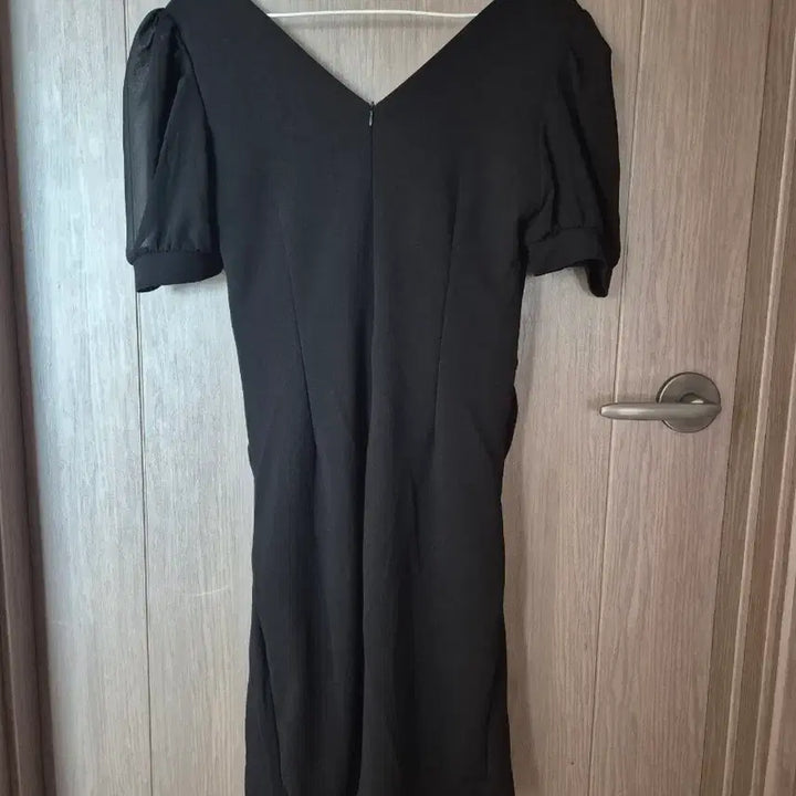 [BUNJANG] Black Ruched Puff Sleeve Midi Dress / 블랙 셔링 미디 원피스 퍼프소매