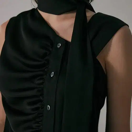 [BUNJANG] Trimingbird Tie Shirring Crop Shirt Black / 트리밍버드 타이 셔링 크롭 셔츠 블랙
