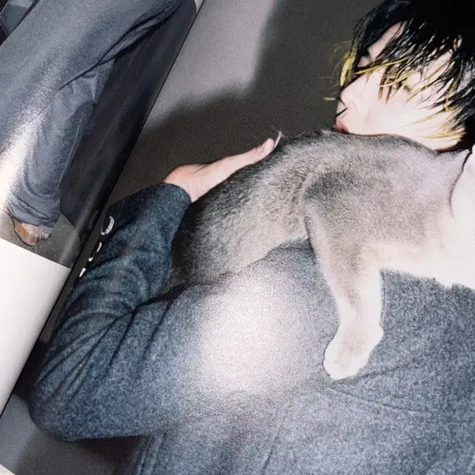 [BUNJANG] G-Dragon 10th Anniversary Dazed Photobook / 지디 10주년 데이즈 화보