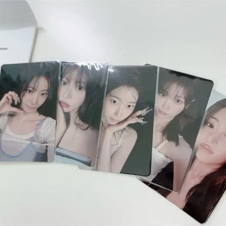 [SOLD OUT] 맘스터치 르세라핌 포토카드 5종 붐팔라