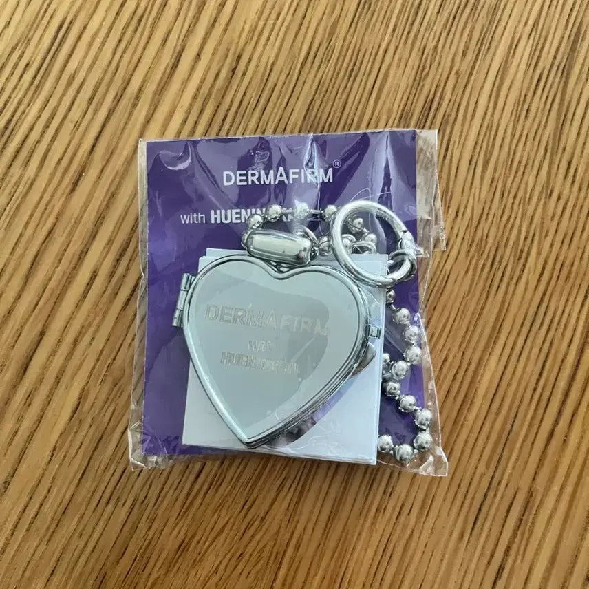 [BUNJANG] TXT Hueningkai Heart Keychain + Sticker Set / 투바투 휴닝카이 키링 + 스티커