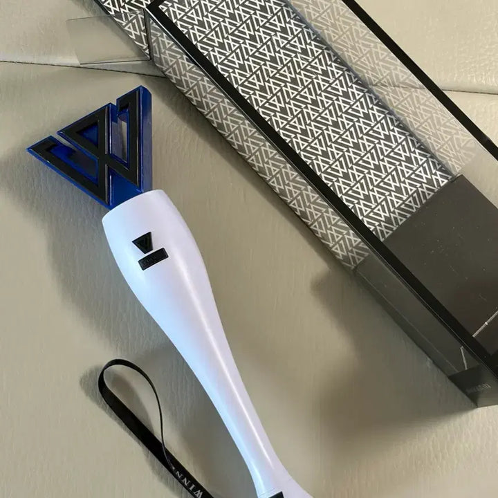 [BUNJANG] Winner Official Lightstick Ver.1 / 위너 응원봉(윈봉) 판매합니다