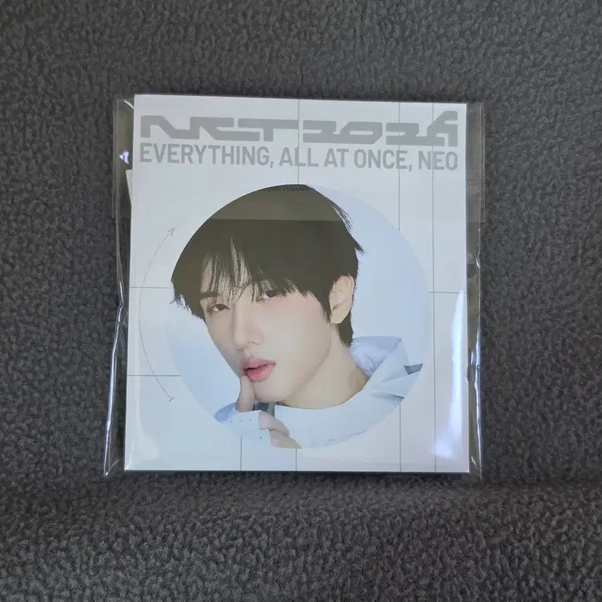 [BUNJANG] NCT 10th Anniversary Pop-up Store Neo Ground Jisung Entrance Badge / 엔시티 10주년 팝업 네오 그라운드 지성 입장 뱃지