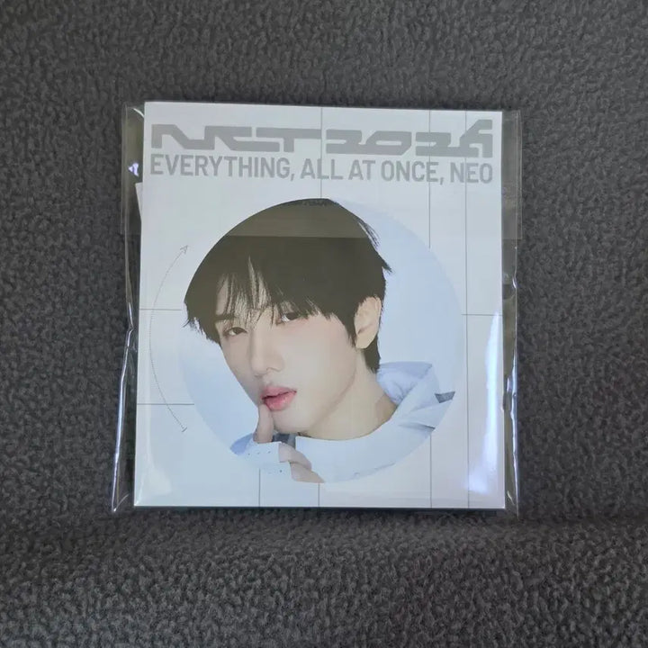 [BUNJANG] NCT 10th Anniversary Pop-up Store Neo Ground Jisung Entrance Badge / 엔시티 10주년 팝업 네오 그라운드 지성 입장 뱃지