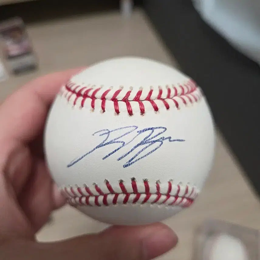 [BUNJANG] Ryan Braun Autographed Baseball + Topps Card Set (2011 NL MVP) / MLB 라이언 브론 친필 사인볼 + Topps 카드 세트