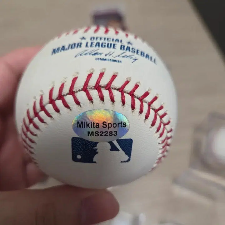 [BUNJANG] Ryan Braun Autographed Baseball + Topps Card Set (2011 NL MVP) / MLB 라이언 브론 친필 사인볼 + Topps 카드 세트