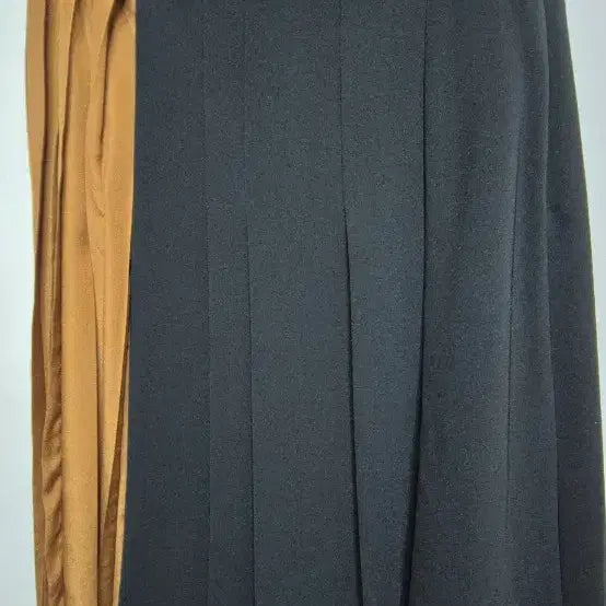[BUNJANG] S Max Mara Asymmetrical Black/Brown Pleated Skirt Size 55 / 에스막스마라 정품 언발란스 블랙/브라운 플리츠 스커트 55