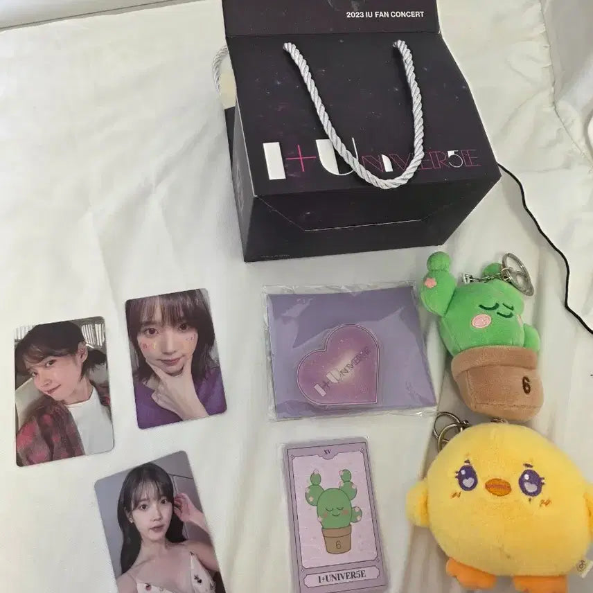 [BUNJANG] IU Fan Concert Universe Official Goods Photocard Set / 아이유 iu 팬콘 팬콘서트 유니버스 역조공 다육이 굿즈
