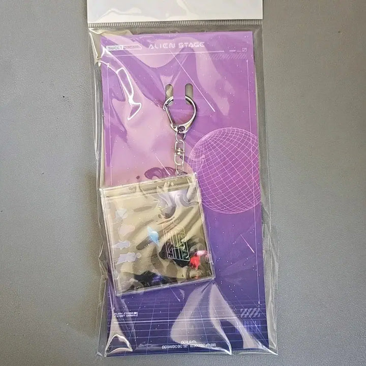 [BUNJANG] Alien Stage Sweet Dream NFC CD Keychain Sealed / [미개봉/새제품] 에일리언스테이지 NFC CD 키링 에이스테 스윗 드림